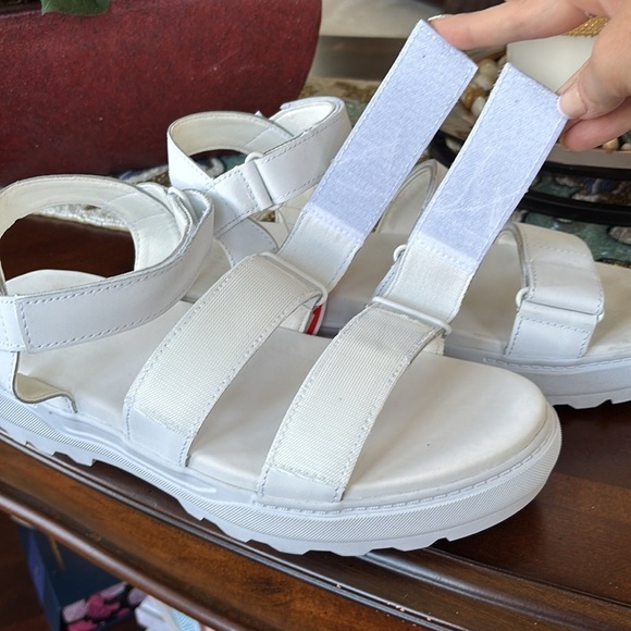 Brand New Vans Genuine Leather Colfax Sandals in True White Adjustable Straps - Picture 10 of 16